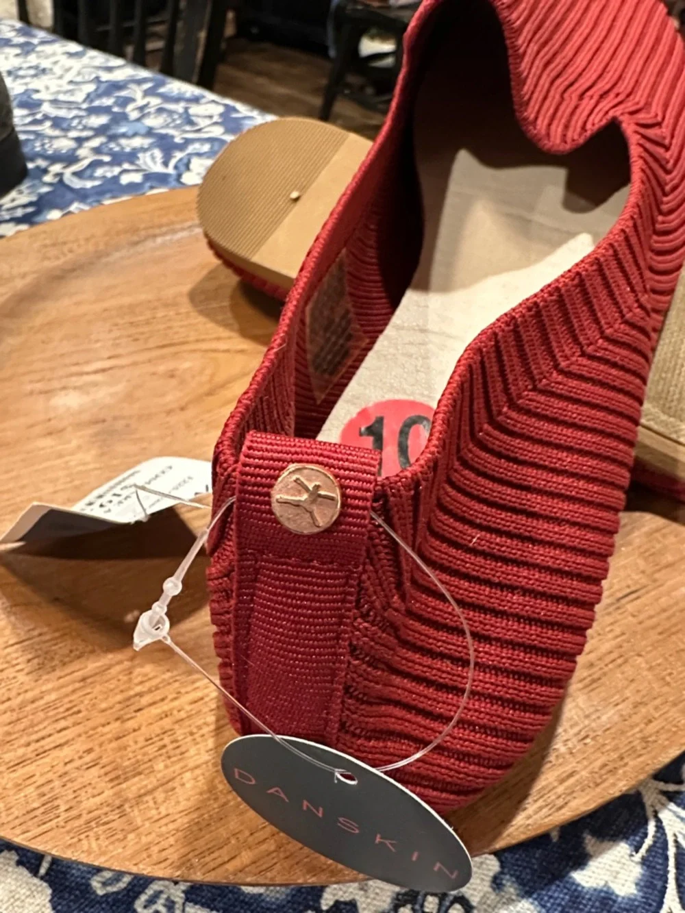 Danskin Red Ribbed Knit Ballet Flats - Picture 3 of 6